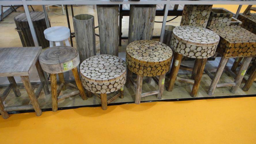 厂家直销可定制复古木制贴片圆椅子